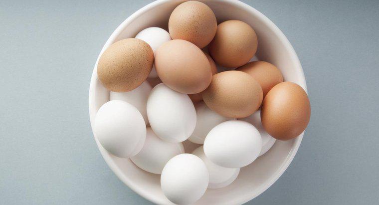 Le uova bianche sono sbiancate?
