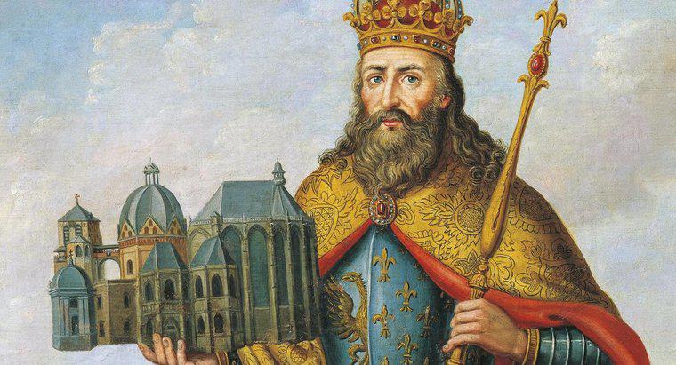 Cosa è successo dopo la morte di Carlo Magno?