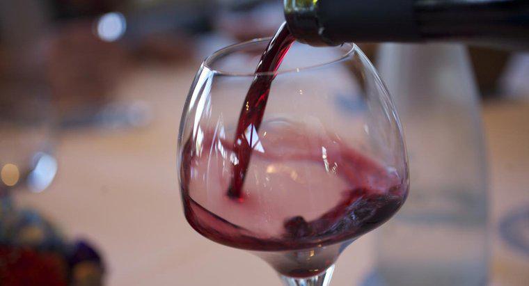 Quante calorie ci sono in un bicchiere di vino?