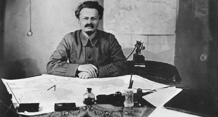 Che ruolo ha giocato Leon Trotsky nella rivoluzione russa?