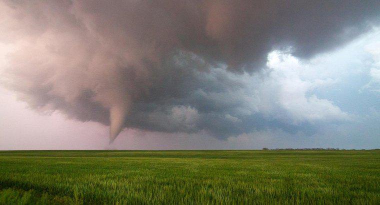 In che modo i tornado influenzano le persone?