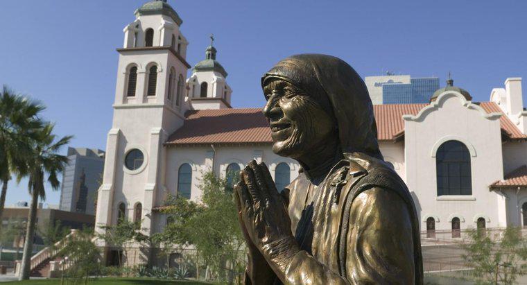 Perché Madre Teresa era famosa?