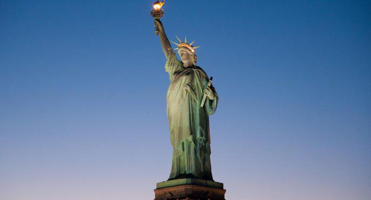 Di cosa è fatta la statua della libertà?