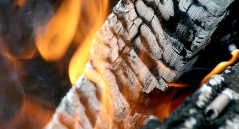 Cosa succede quando il legno brucia?