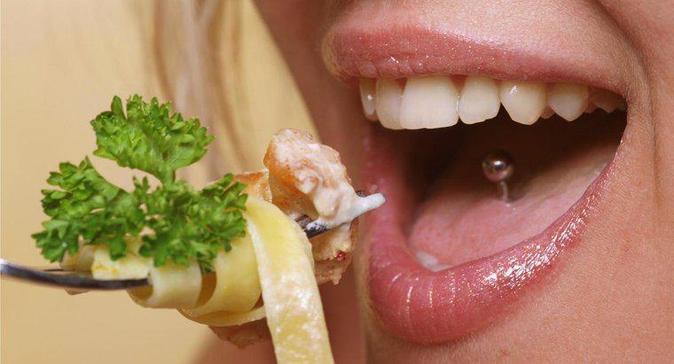 Cosa dovrebbe essere mangiato dopo un piercing alla lingua?