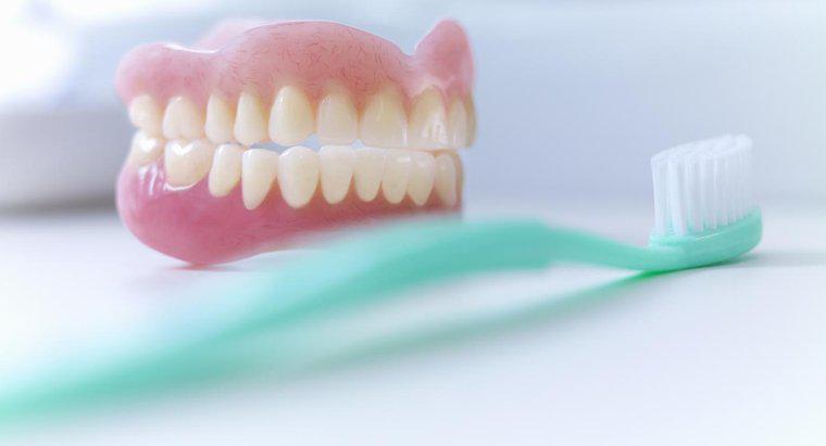 Puoi fare i tuoi propri denti falsi?