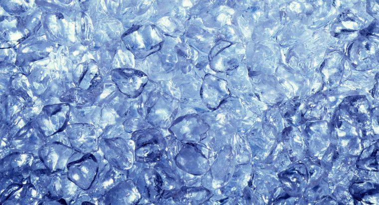 Quanto tempo ci vuole per congelare l'acqua in cubetti di ghiaccio?