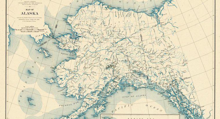 Quale paese si trova ad est dell'Alaska?