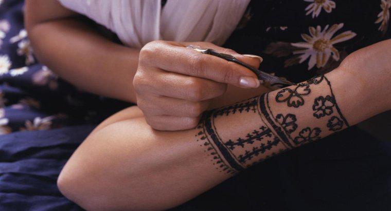 Come si fa l'inchiostro all'henné?