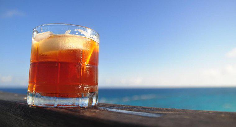 Qual è la differenza tra Rum chiaro e scuro?