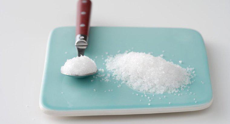 Come puoi ammorbidire lo zucchero bianco che è diventato difficile?
