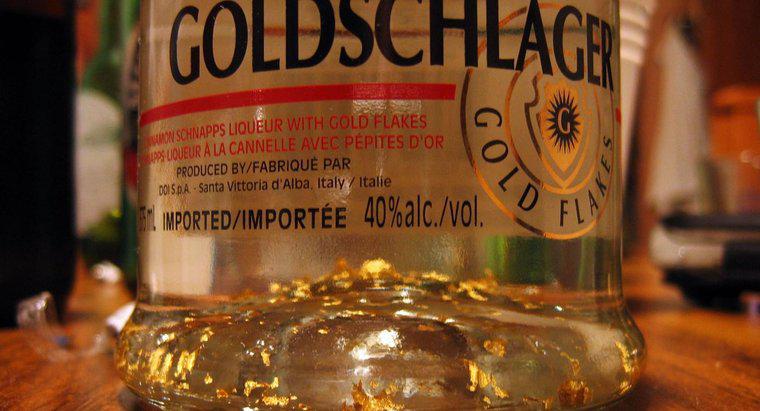 Quali sono i fiocchi d'oro nel liquore Goldschlager?