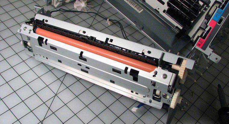 Che cos'è un kit per fusibili su una stampante?