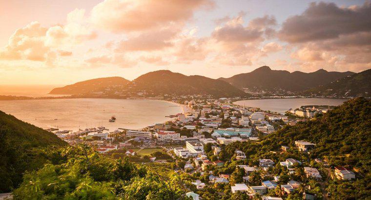 L'isola è chiamata Saint Martin o Sint Maarten?