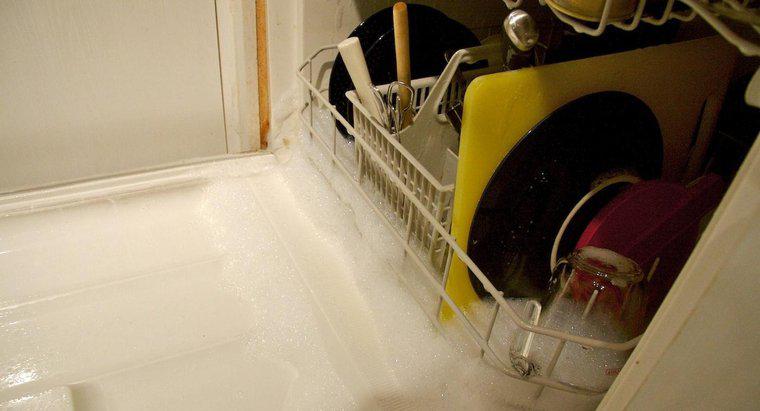 Come si fa a sbarazzarsi dei saponi in polvere nella lavastoviglie?