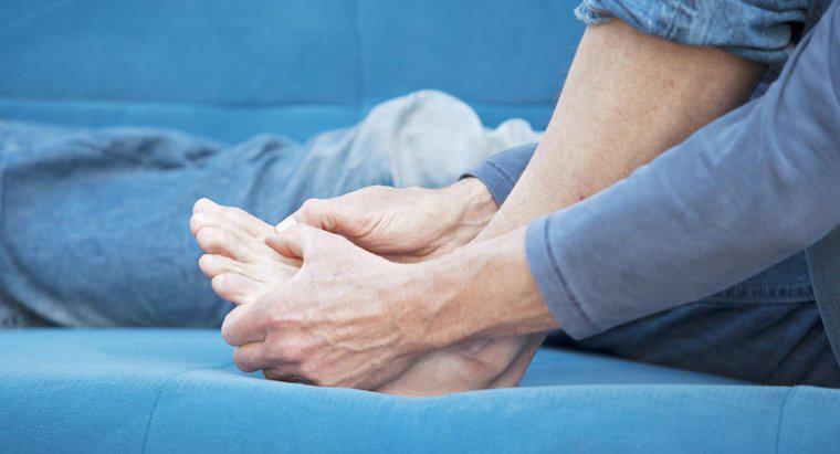 Qual è un buon trattamento domiciliare per i piedi gonfiati?