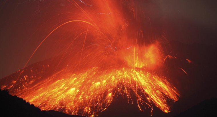 Quali condizioni creano una violenta eruzione vulcanica?