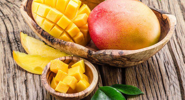 Qual è il modo corretto di mangiare un mango?