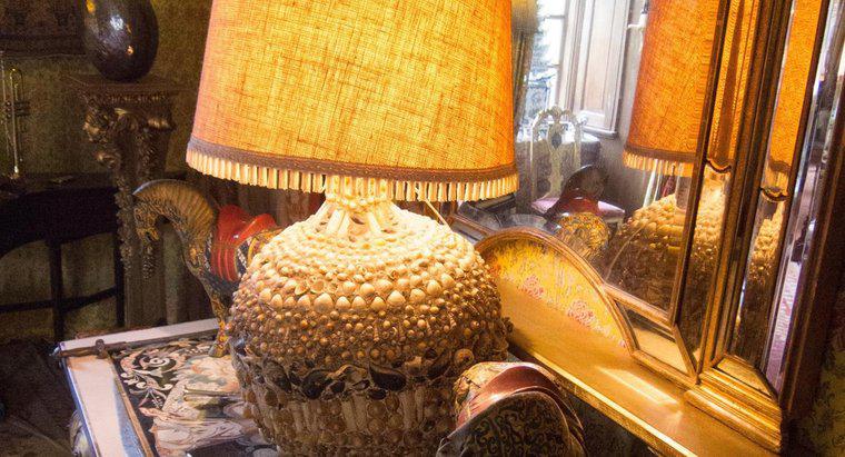 Come puoi identificare le lampade da tavolo antiche?