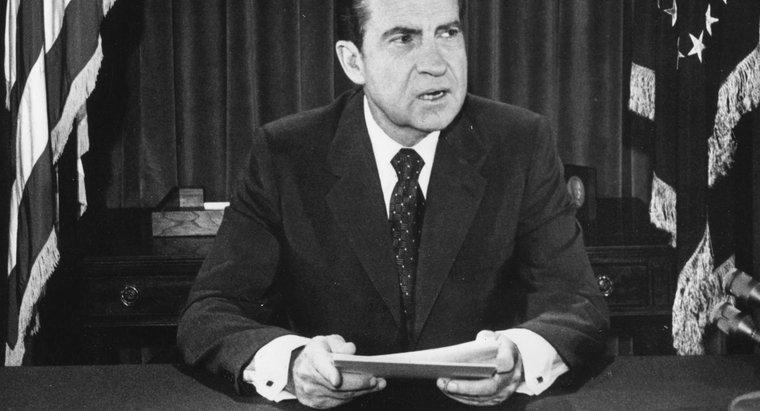 Per cosa è famoso Richard M. Nixon?