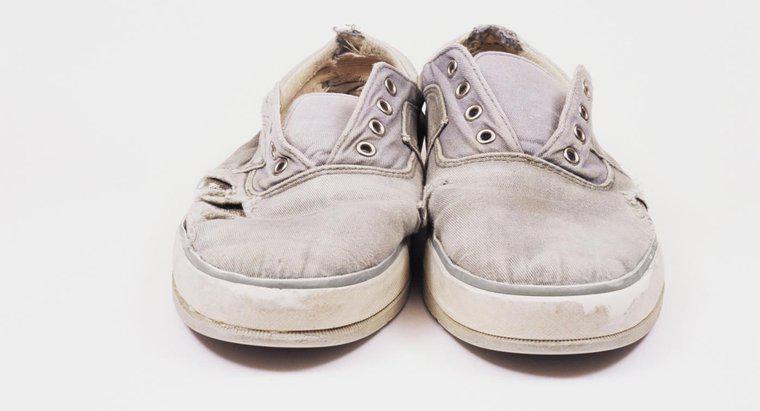 Come si puliscono le scarpe di tela bianche?