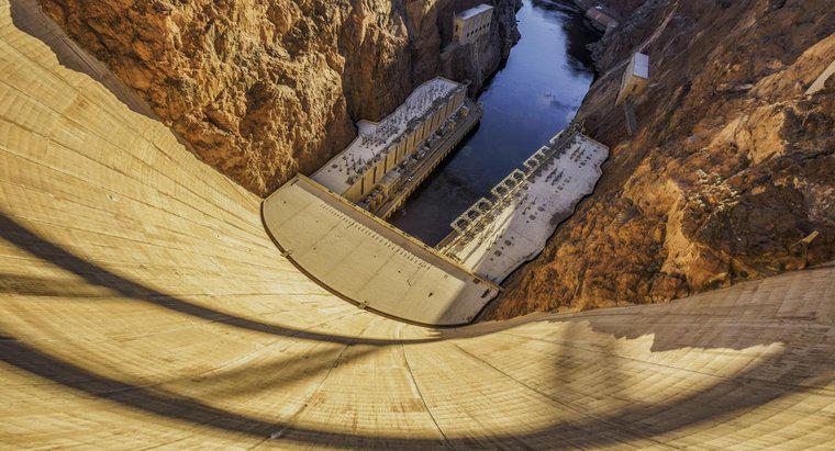 Quante persone morirono costruendo la diga di Hoover?