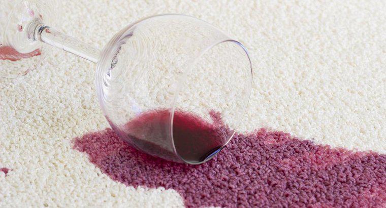 Come rimuovi le macchie di vino rosso dal tappeto di lana?