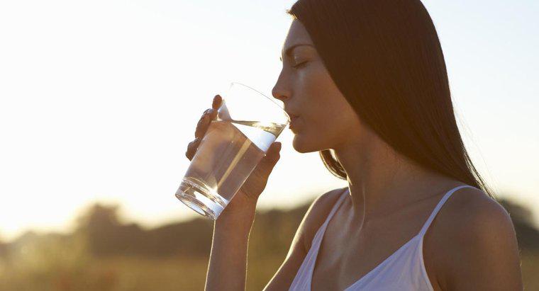 Quali sono gli effetti collaterali del bere acqua alcalina?