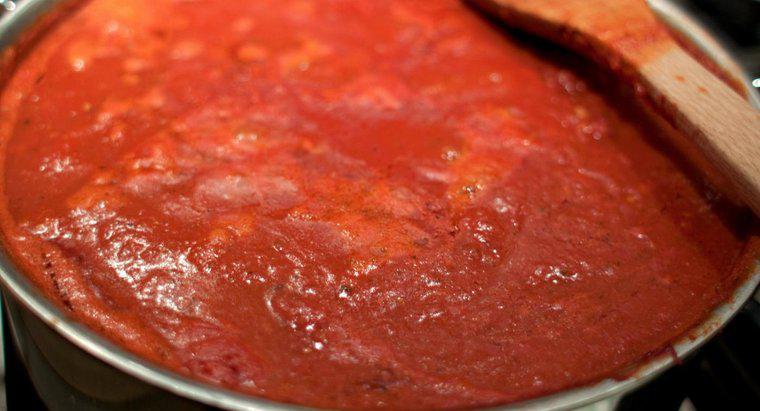 Che cosa è una buona ricetta di salsa Marinara?