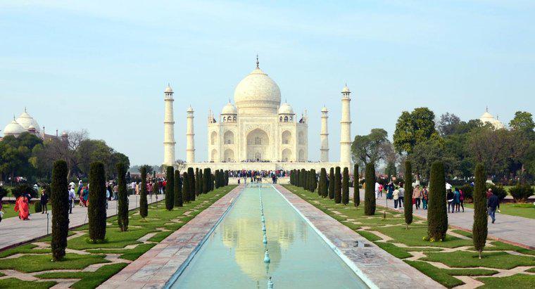 Quanto denaro ha costato il Taj Mahal?