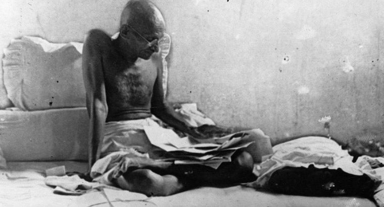 In che modo Mahatma Gandhi ha cambiato il mondo?