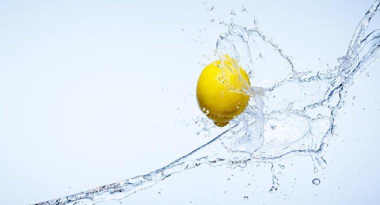 Bere acqua di limone aiuta a perdere peso?
