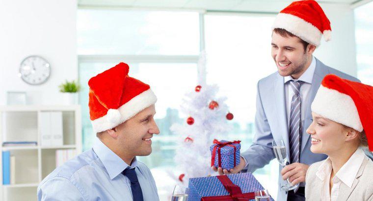 Cosa indossi alla festa di Natale dell'ufficio?