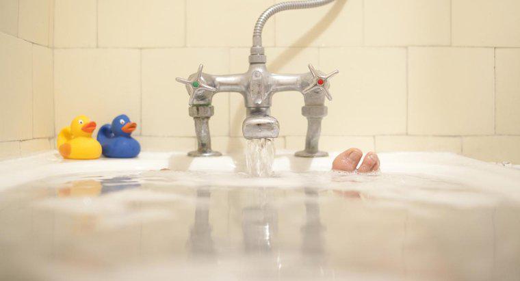 Come si aggiusta un buco in una vasca da bagno?