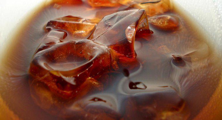 Perché il ghiaccio si scioglie più velocemente in soda dietetica?