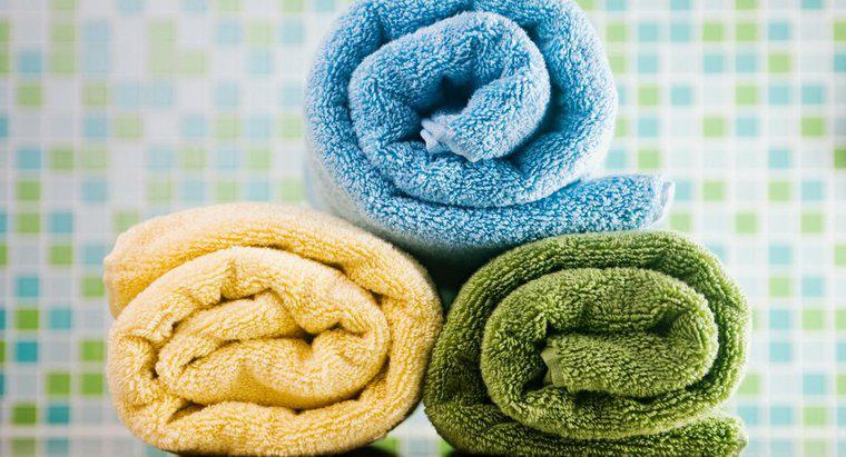 Come posso rimuovere un odore di muffa dai miei asciugamani da bagno?