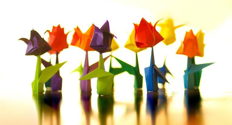 Come si piega un semplice fiore Origami?