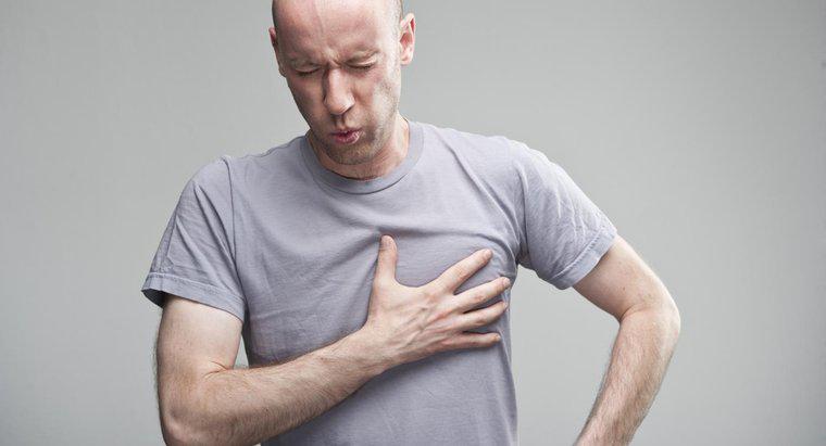 Cosa può causare dolori di gas nel petto?