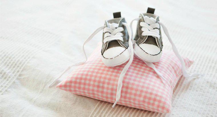 Quali scarpe di dimensioni indossano i neonati?