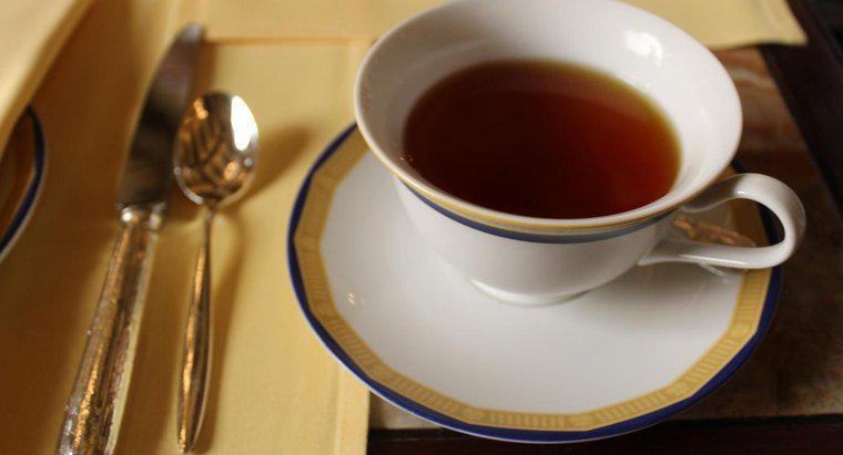 Quali sono alcune ricette per il tè speziato usando Tang?