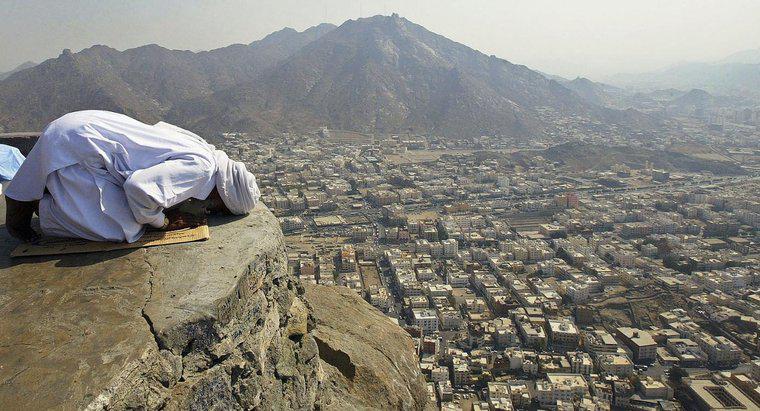 Perché le persone fanno i pellegrinaggi alla Mecca?