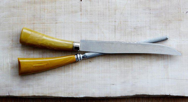Come trovi il valore dei coltelli antichi?