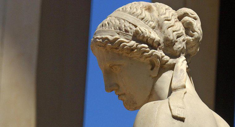 Qual è il conflitto tra Antigone e Creonte?