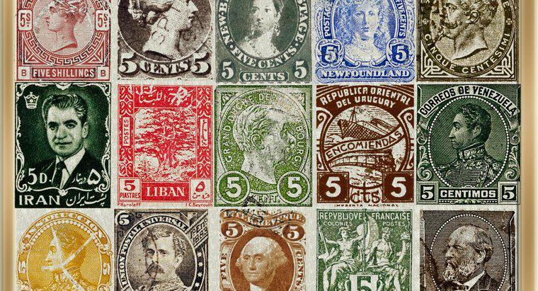 Come controllo i vecchi francobolli per vedere quanto valgono?