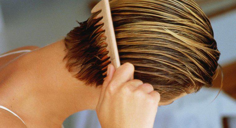 Quanto tempo lasci il perossido nei capelli?