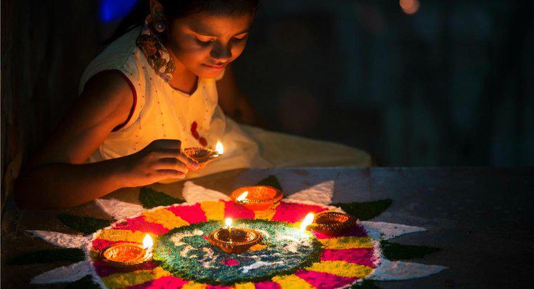 Che cosa festeggia il festival indiano Diwali?