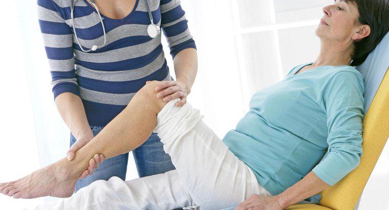 Quali sono alcune cause del dolore alle gambe nelle donne?