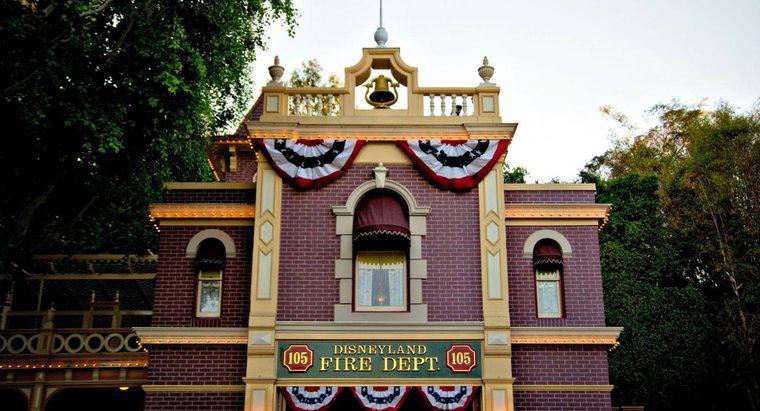 Dov'era l'appartamento segreto di Walt Disney a Disneyland?