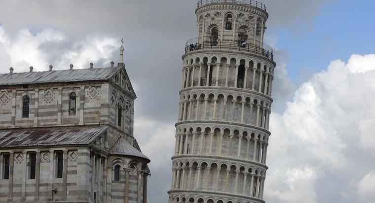 Di che materiale è fatta la torre pendente di Pisa?