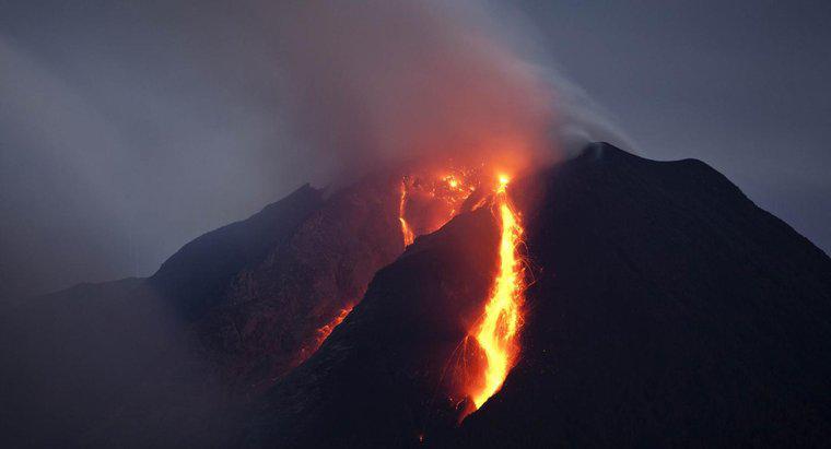 In che modo i vulcani influenzano la litosfera?
